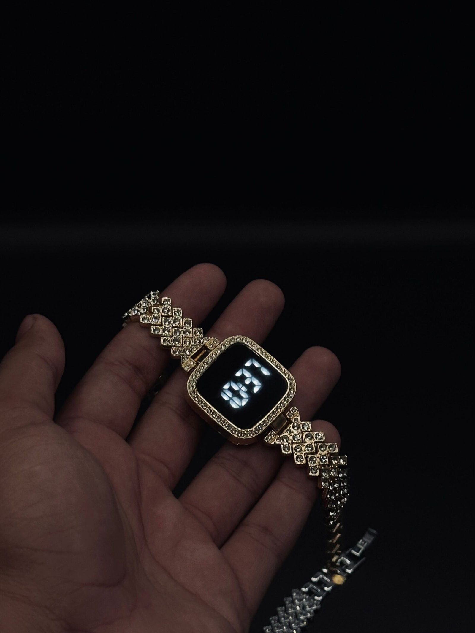Ladies Digital Watch - Image 2