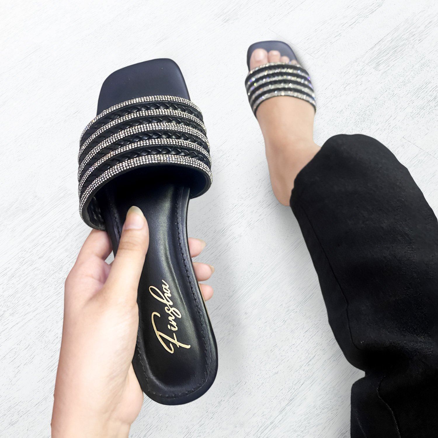 LYDIA FLAT SLIPPER | BLACK