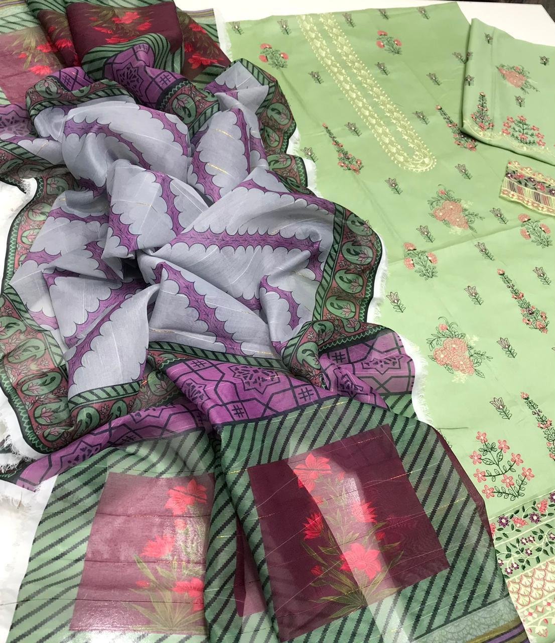 Zara Shahjahan Lawn BN-1034 - Image 3