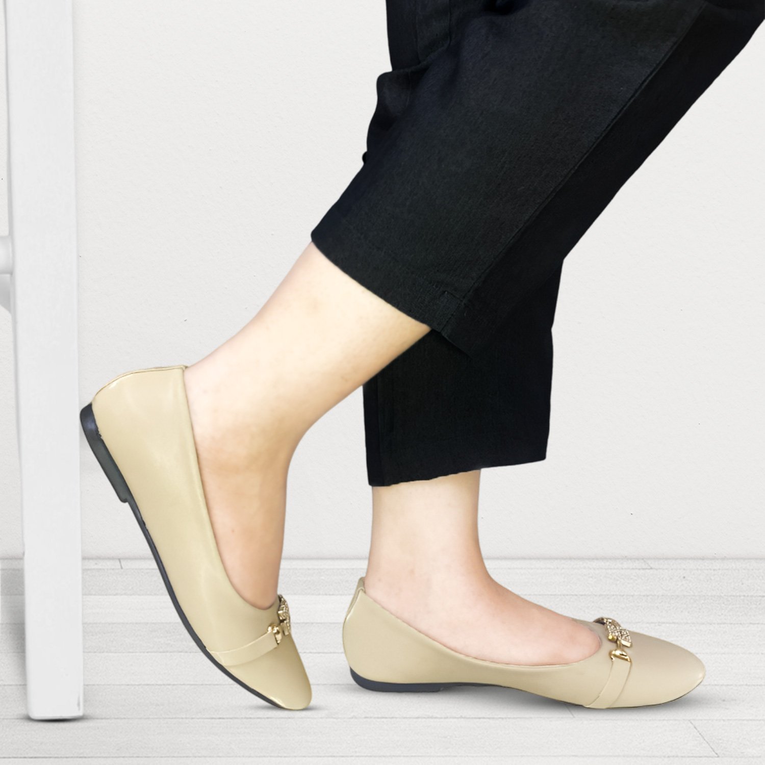 COURT SHOE | MUSTARD